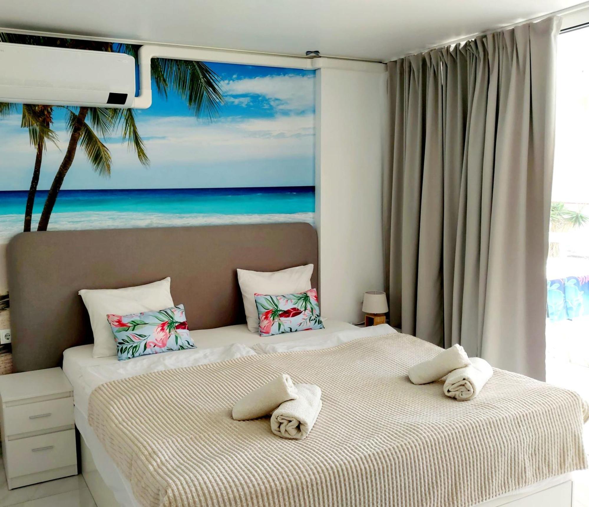 Under The Palm Apartment